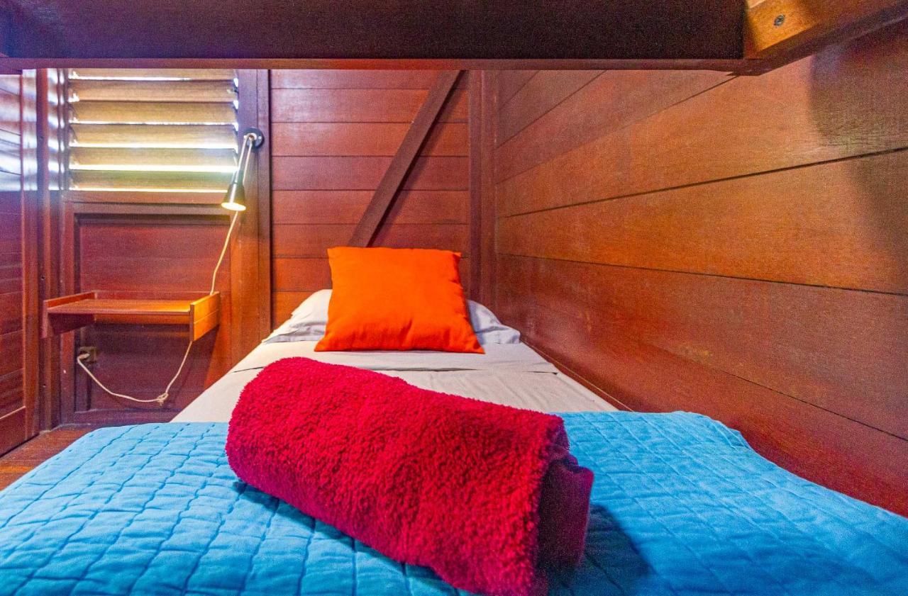 Piton Bungalows Ecolodges Deshaies Bagian luar foto