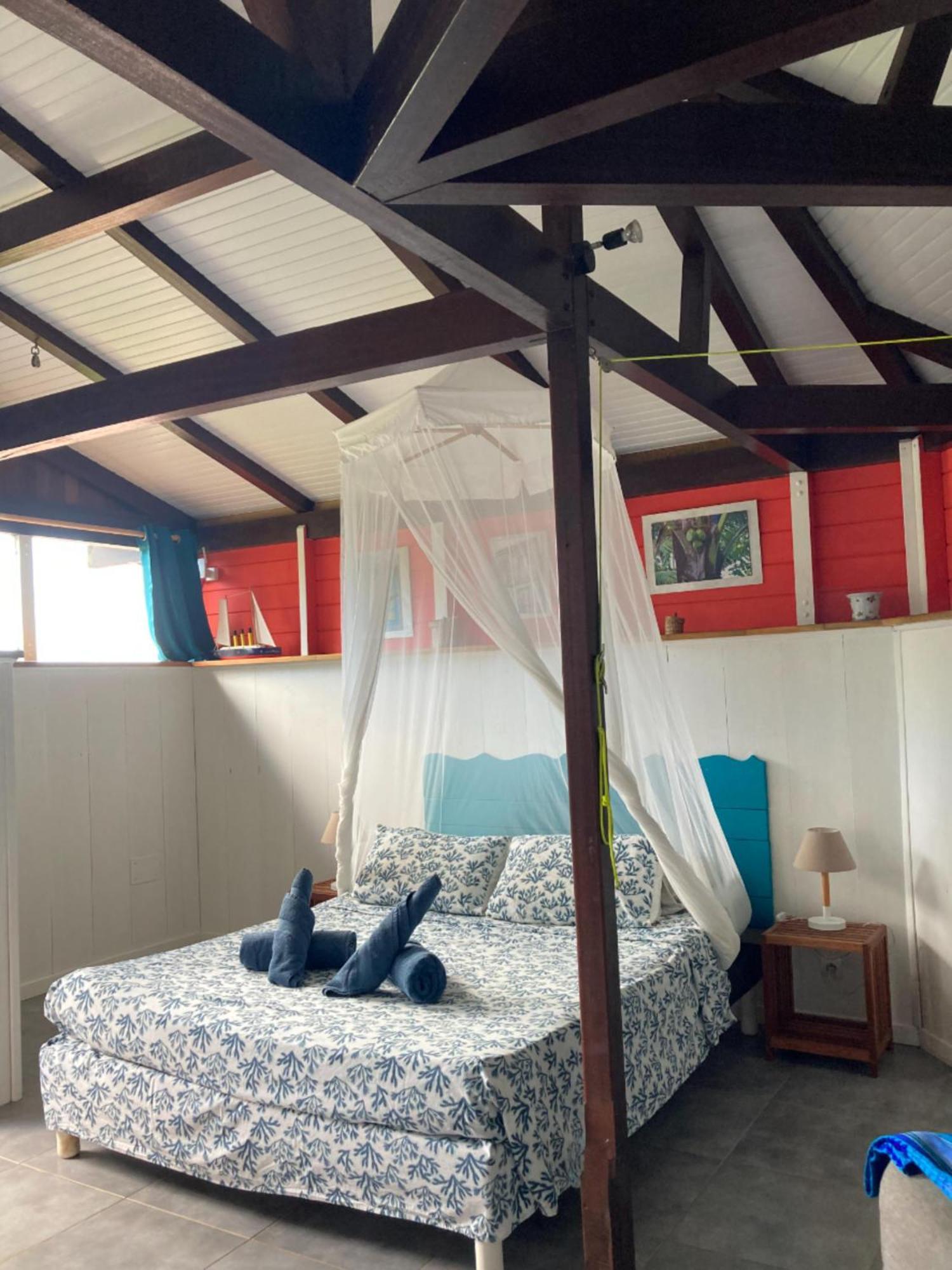 Piton Bungalows Ecolodges Deshaies Bagian luar foto